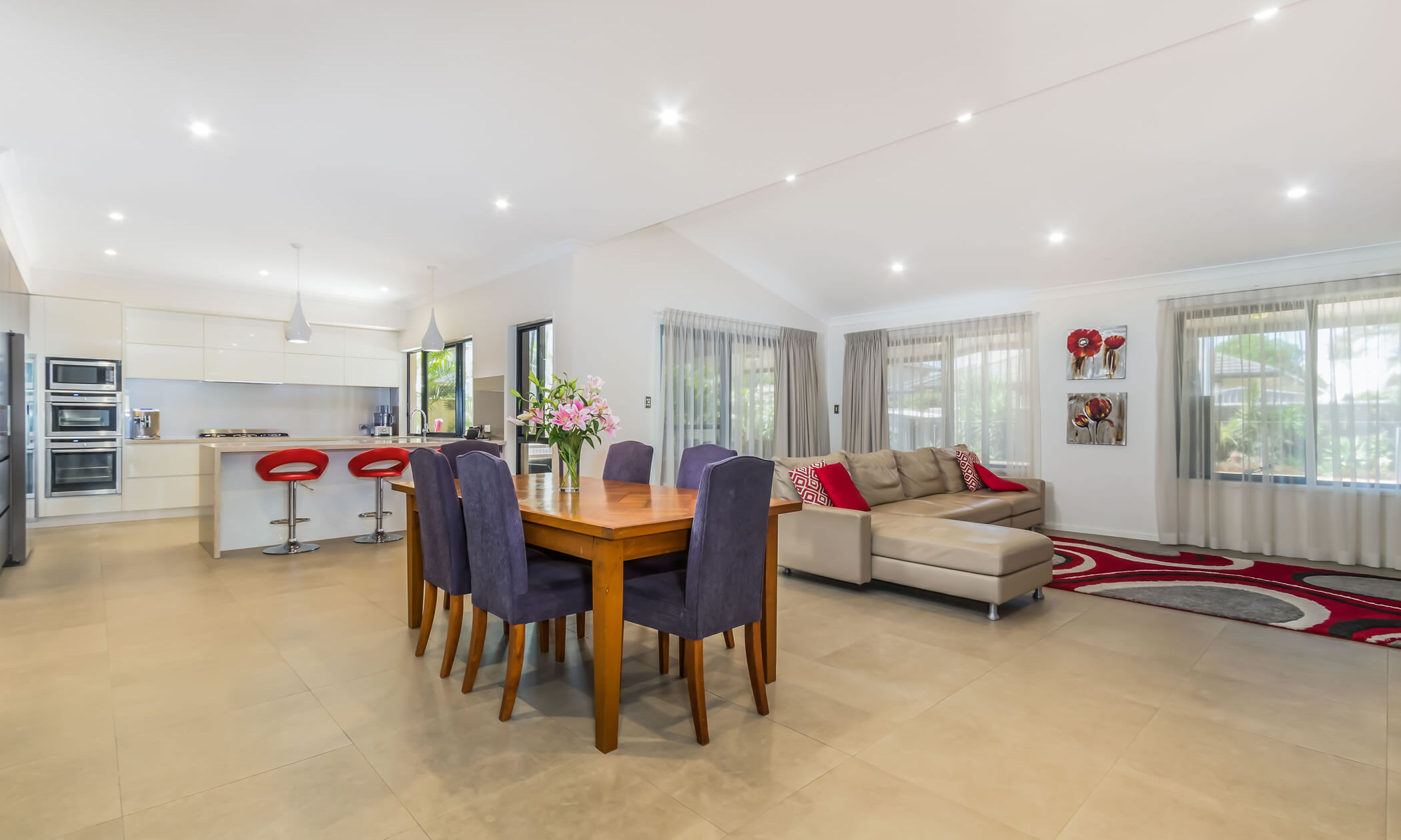 floor tiles-white kitchen