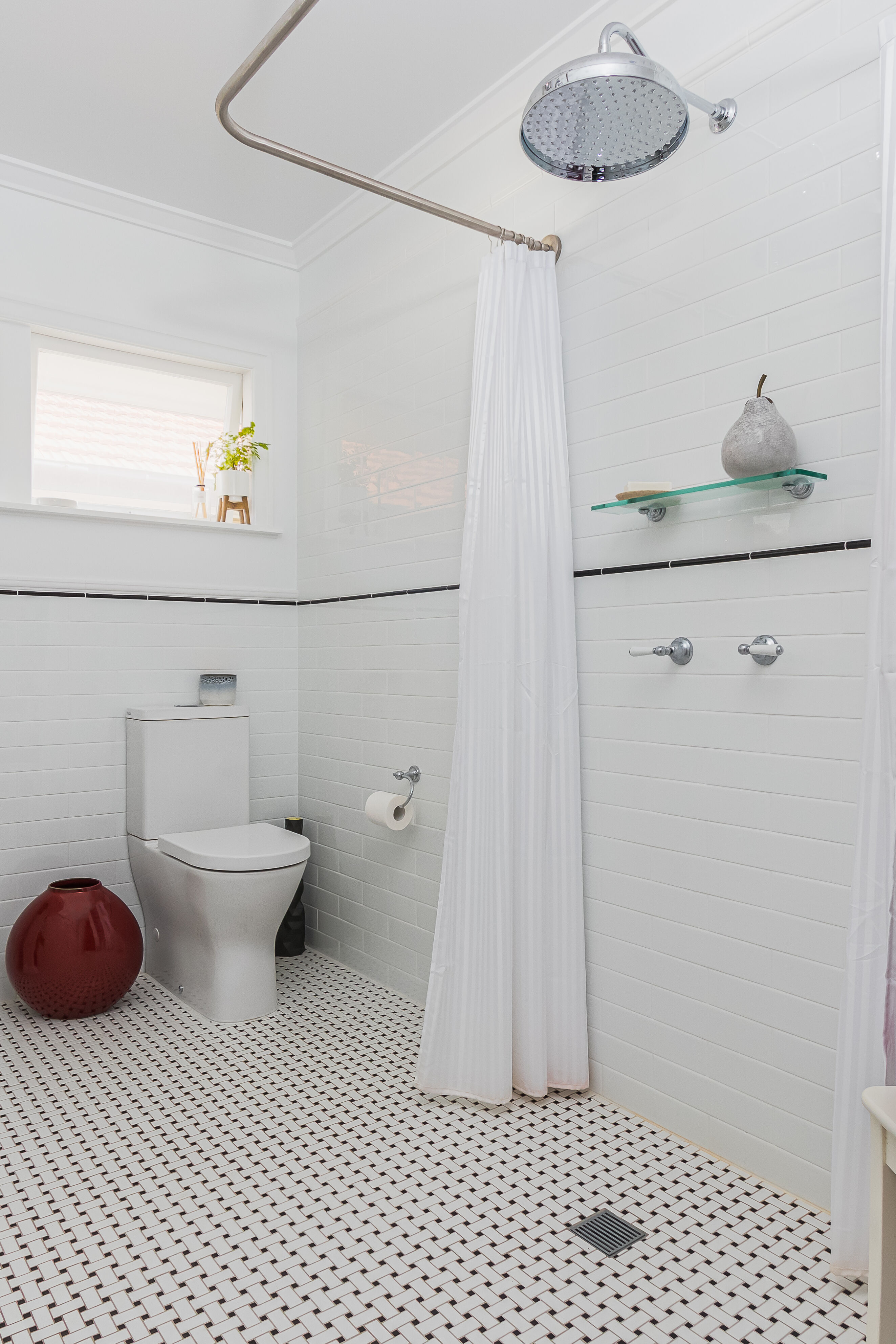 black and white tiles in bathroom