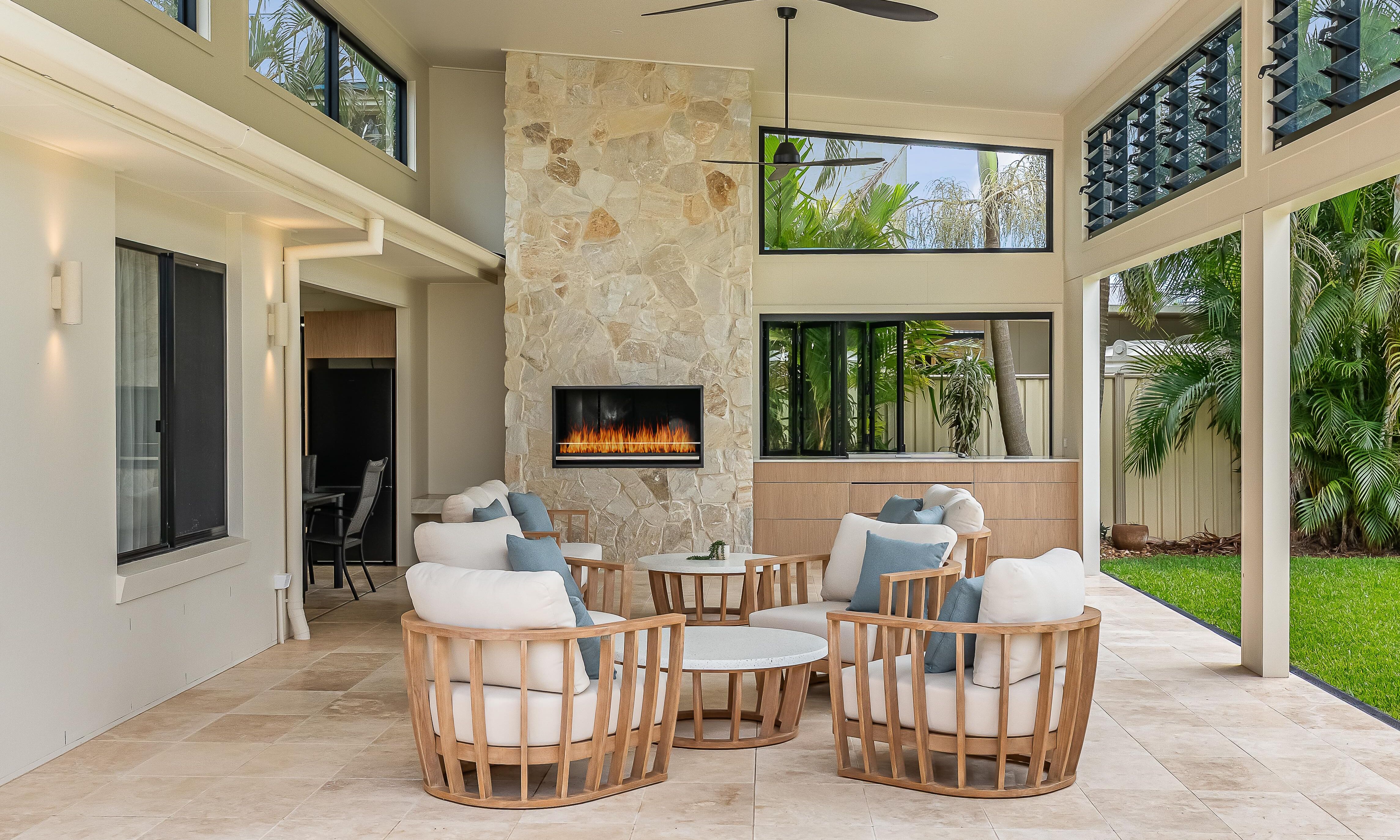 Sweetapple - Outdoor entertaining, kitchen, travertine tiles