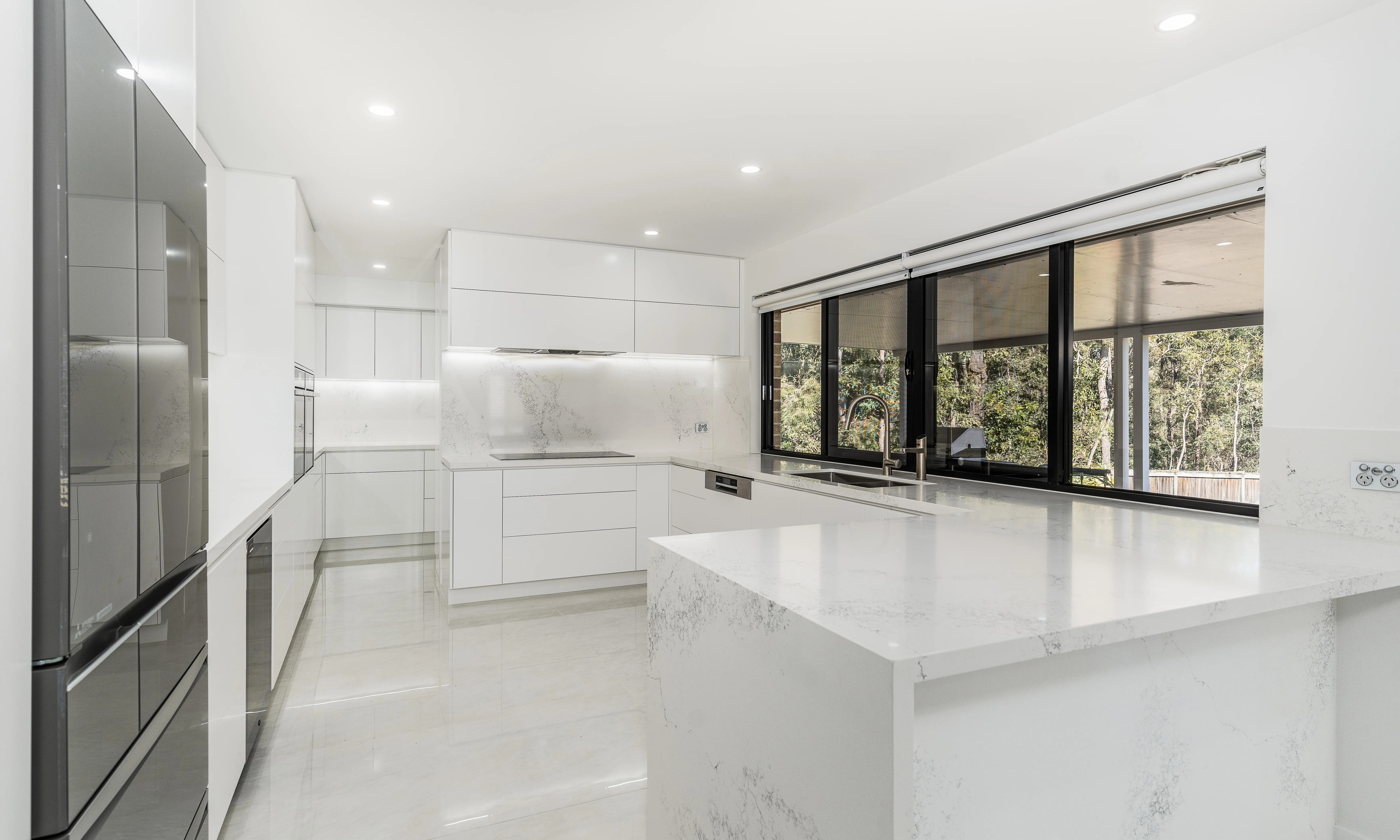 2-pac kitchen, caesarstone 40mm