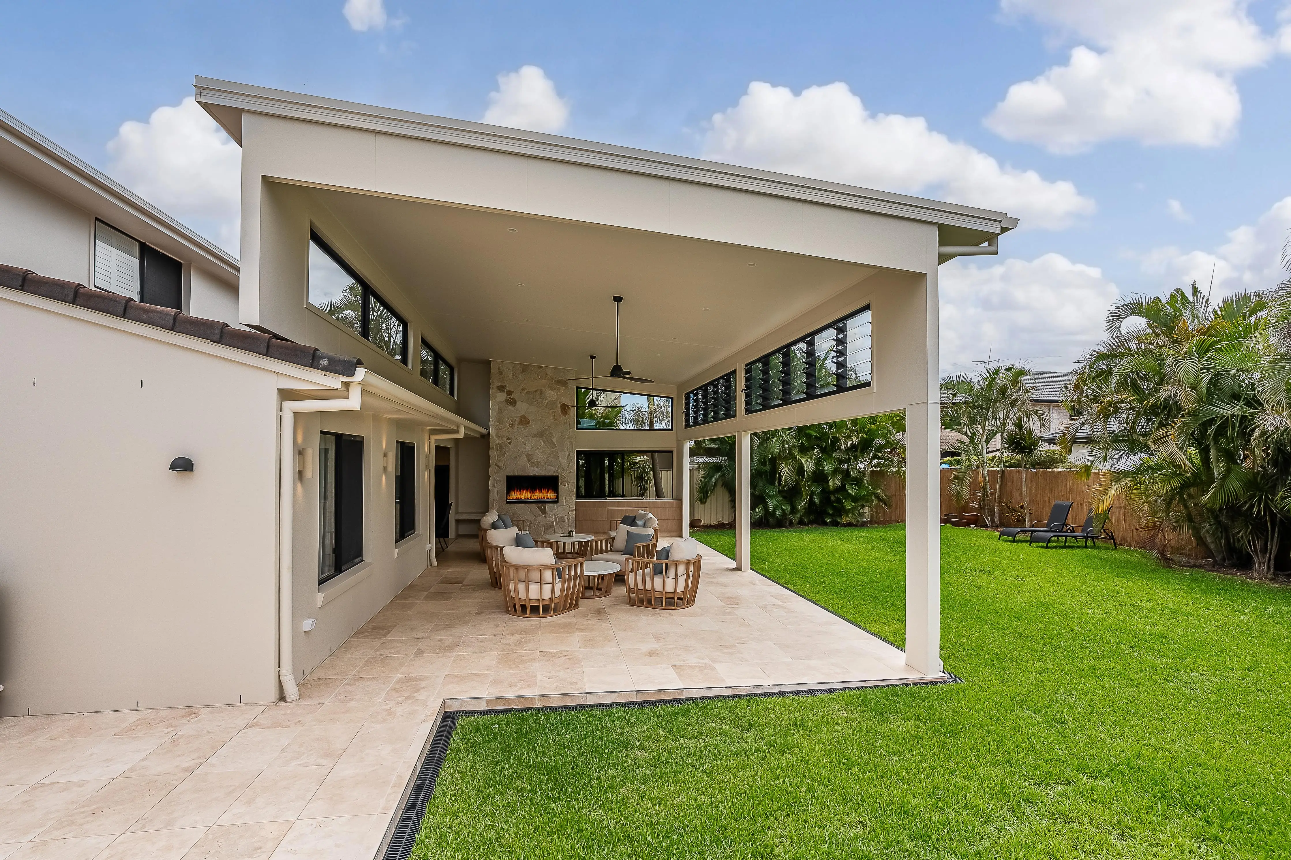 Sweetapple - Patio, Fireplace and travertine tiles 