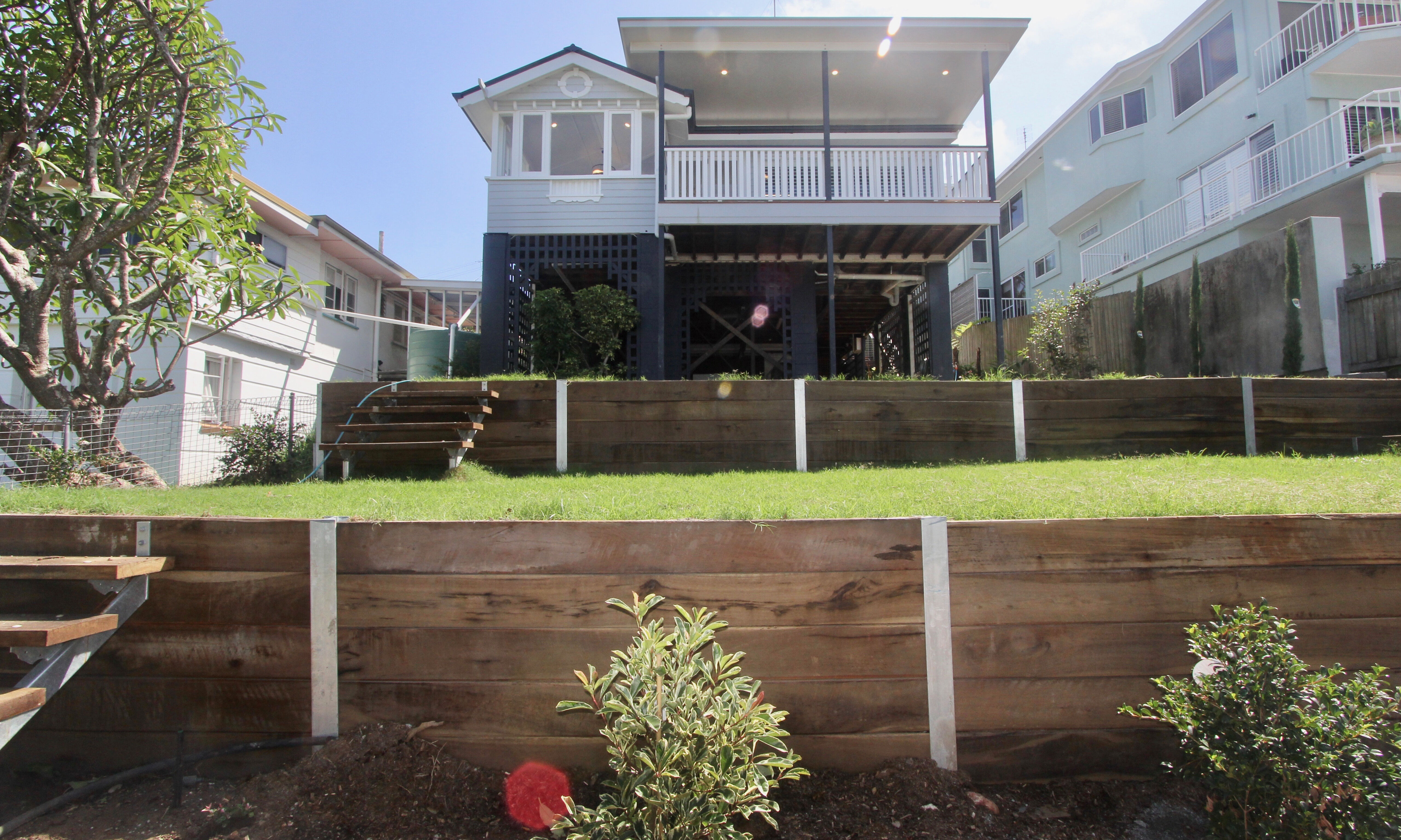 Queenslander home-retaining walls