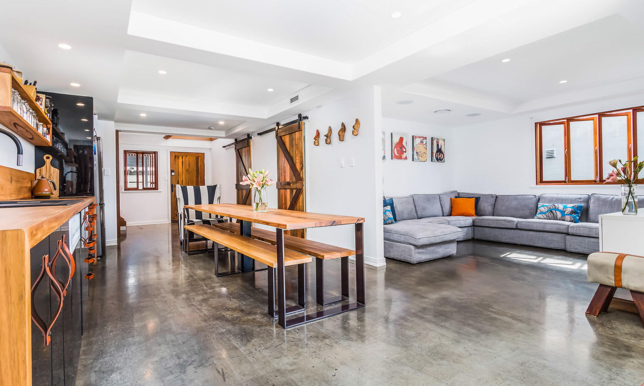 Kitchen and living room with Barn Doors