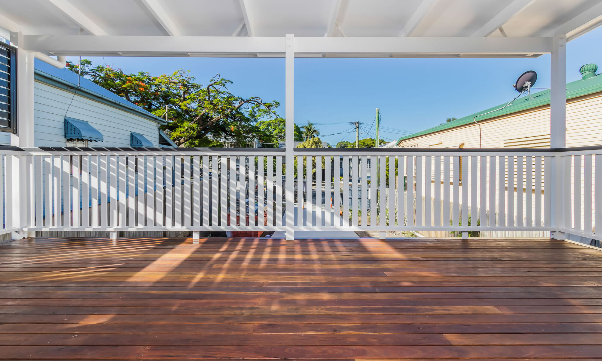 Deck-timber balustrade