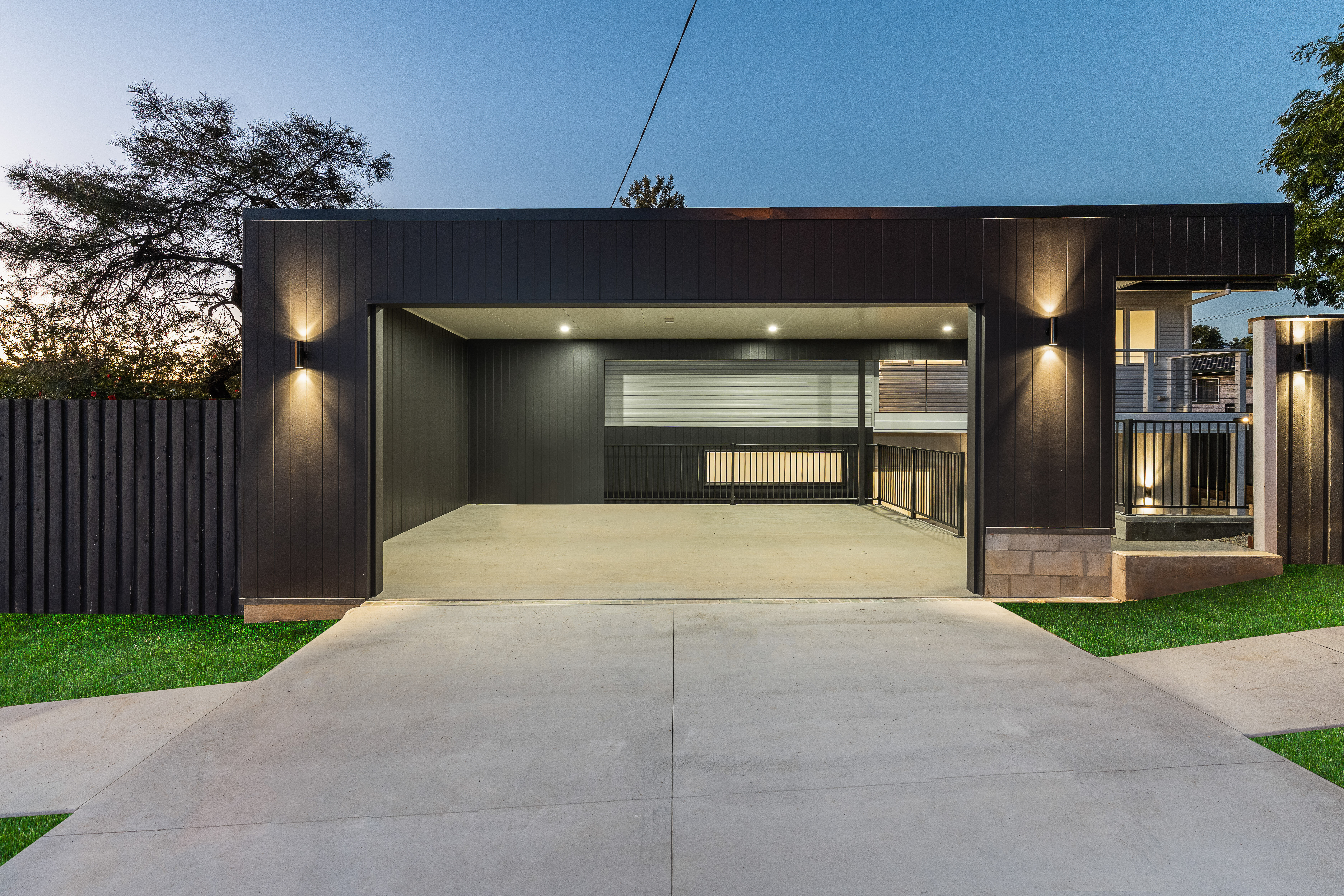 Carport-black cladding-drivway