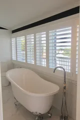 Clawfoot Bath-wall mounted tapware-shutters