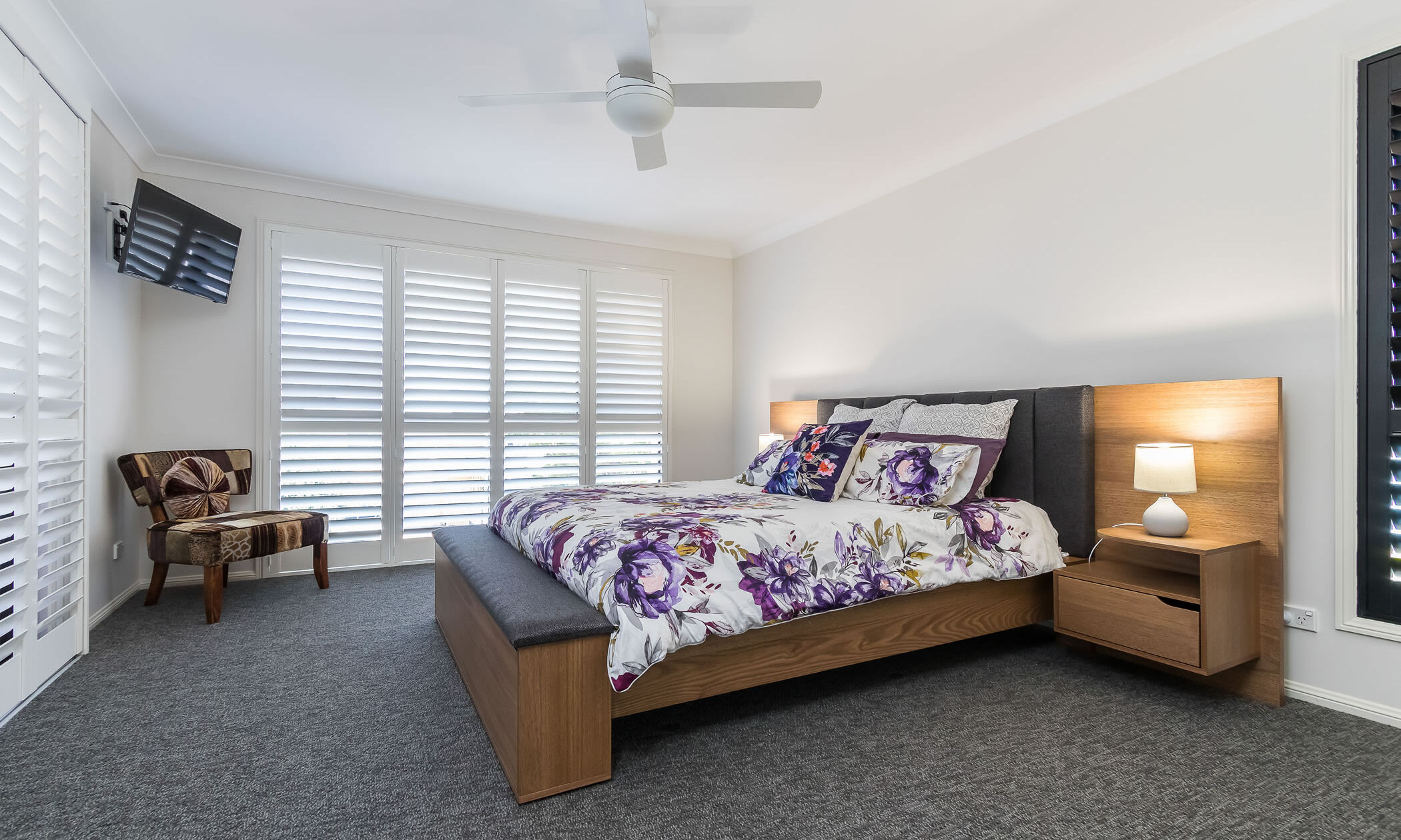 Bedroom-carpet-shutters