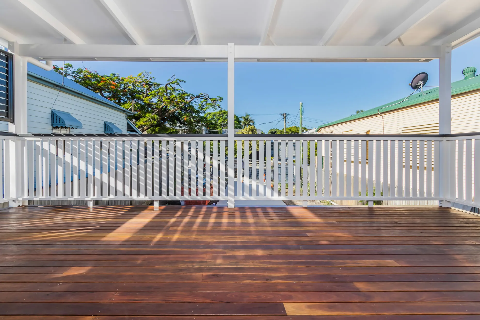 Deck-timber balustrade
