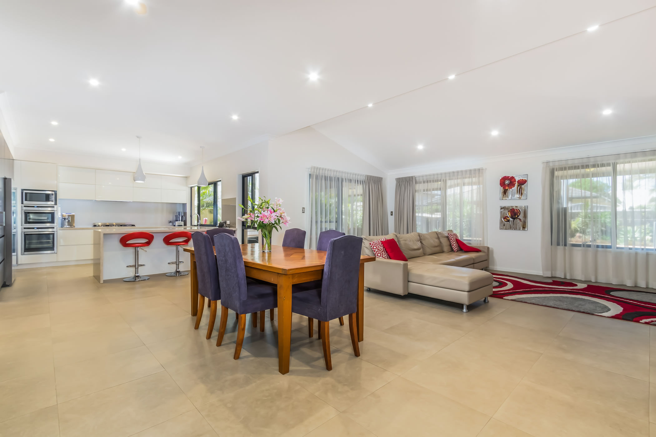 floor tiles-white kitchen